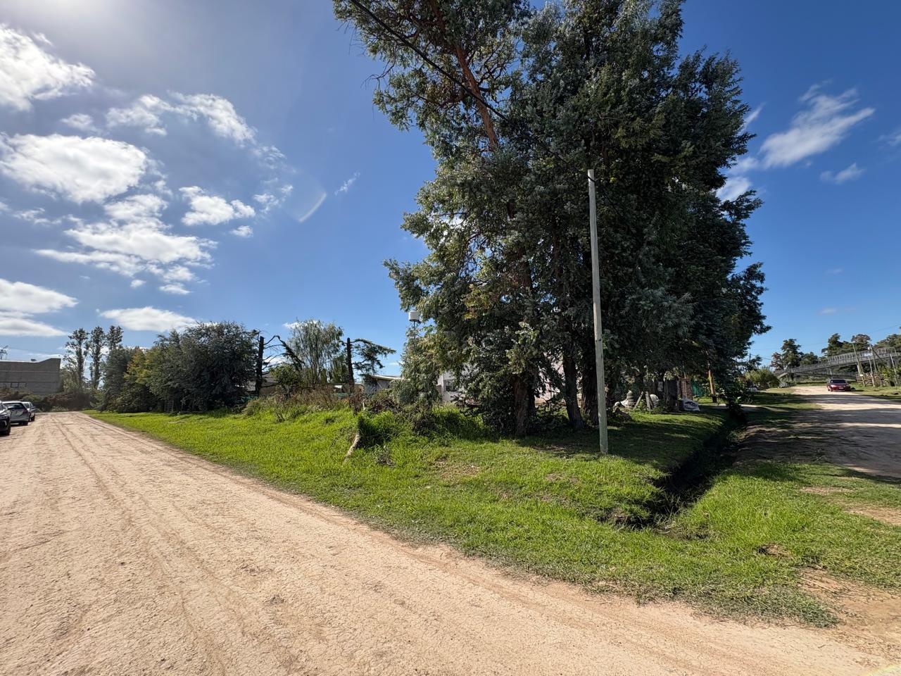TERRENO EN BARRIO LOS CARDOS