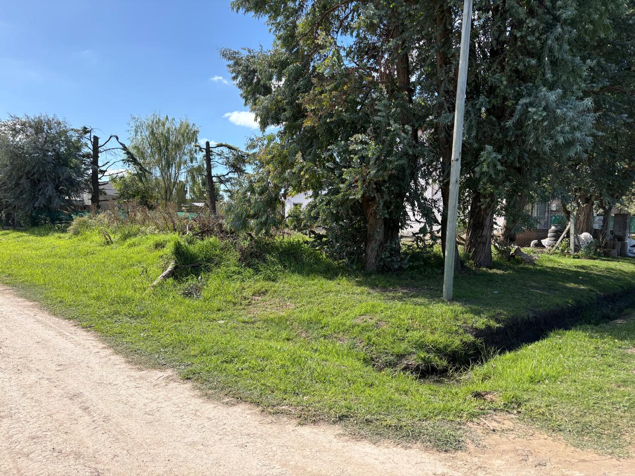 TERRENO EN BARRIO LOS CARDOS