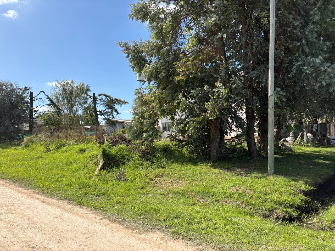 TERRENO EN BARRIO LOS CARDOS