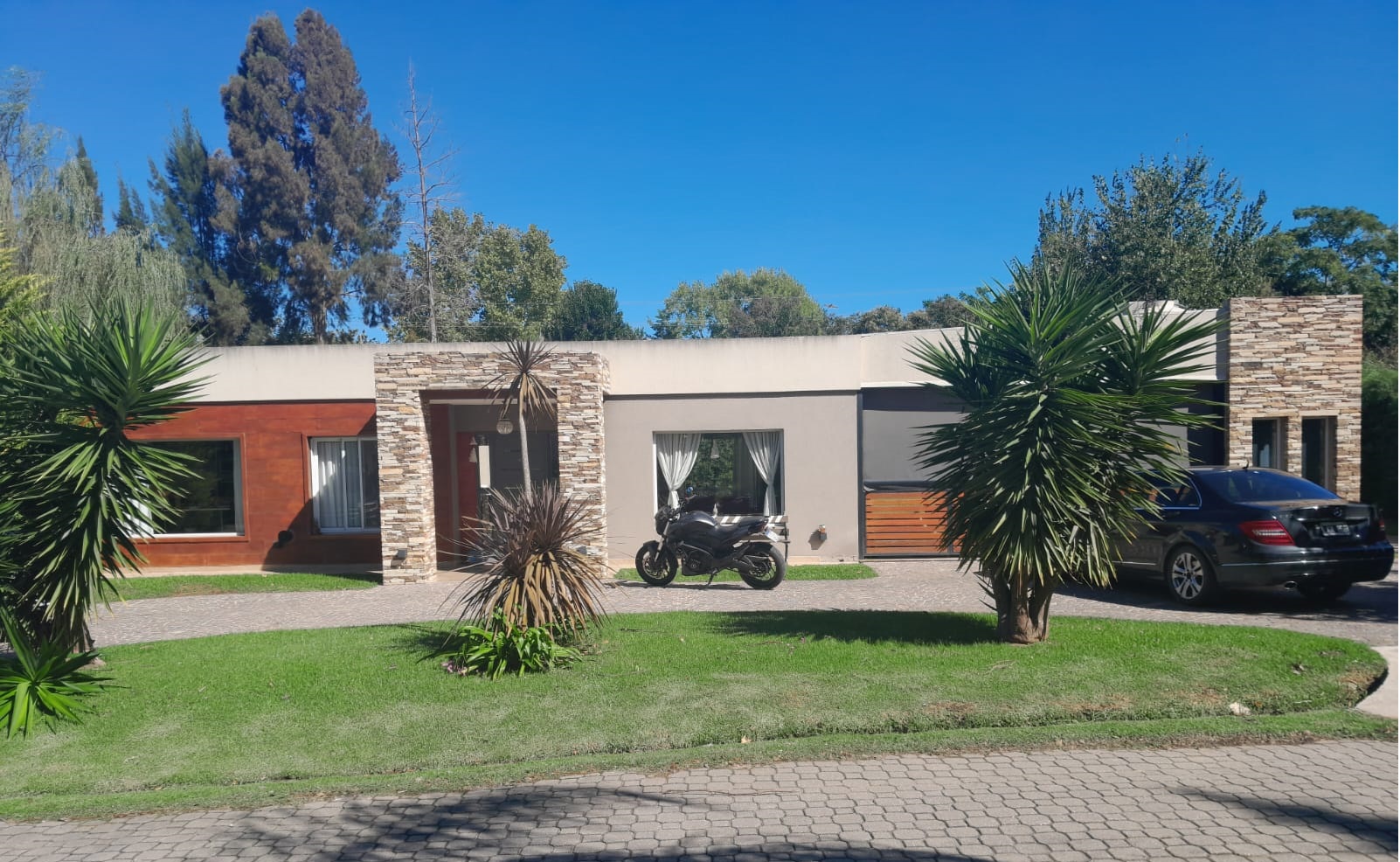 CASA EN BARRIO PRIVADO LA CODORNIZ